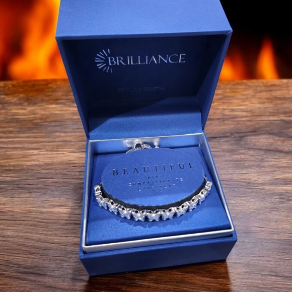 Haus of Brilliance Butterfly Design Fine Silver‑Plated Genuine Crystal Bracelet - Picture 2 of 6